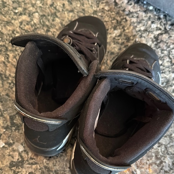 Jordan Black and Gold High-Top Sneakers 7Y - Picture 3 of 12